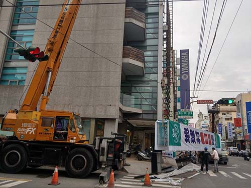  芳苑鄉吊車